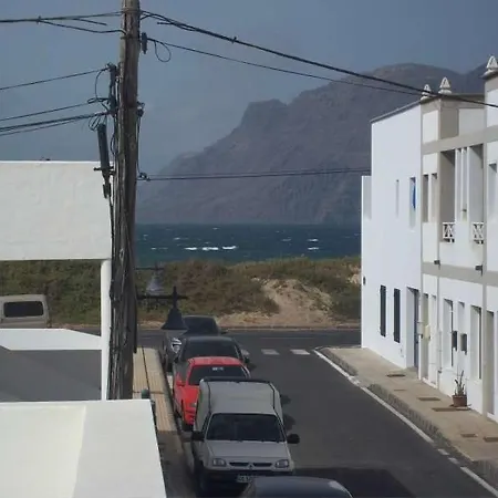 La Caleta Sleeps 6 Wifi דירה