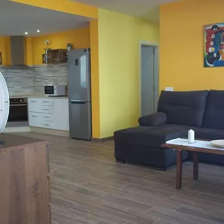 La Caleta Sleeps 6 Wifi Appartement