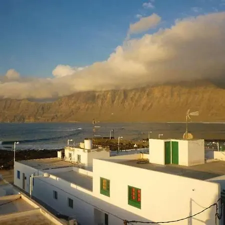 La Caleta Sleeps 6 Wifi * Famara