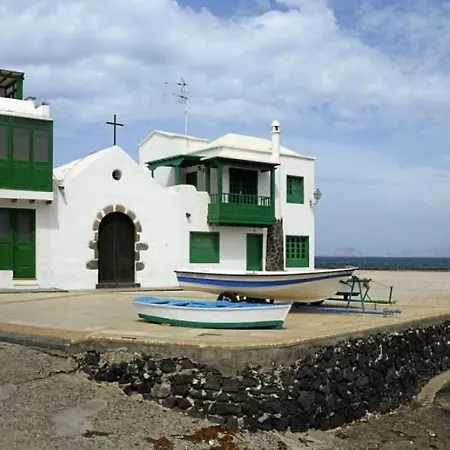 La Caleta Sleeps 6 Wifi * Famara