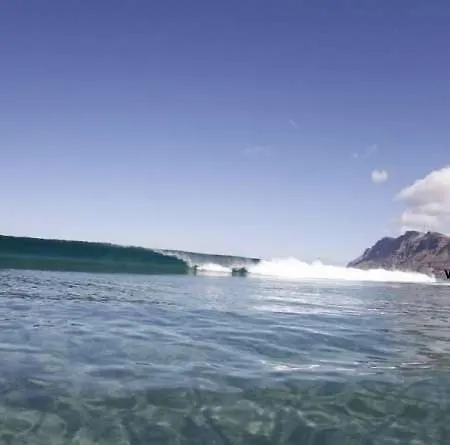 La Caleta Sleeps 6 Wifi Famara
